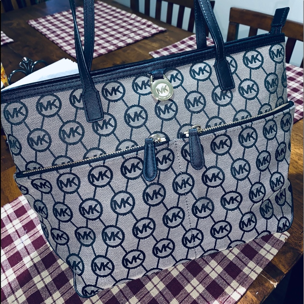 Michael Kors Black and Gray Shoulder Bag